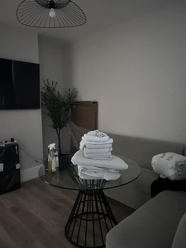 Rooms to rent in lovely warm home. Main Photo