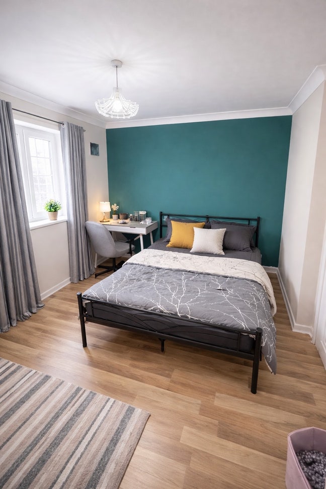 Spare Room in Friendly Home - Bills Included &pound;400 Main Photo