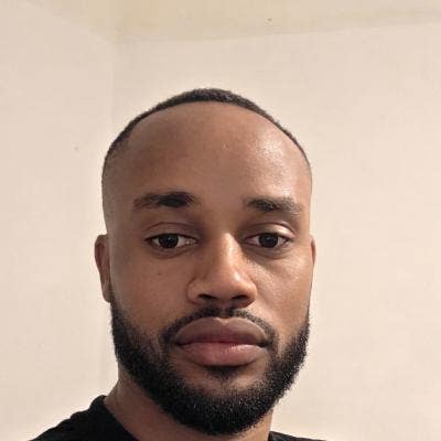 Professional Male seeks a single or double room Main Photo