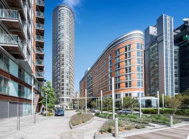 Large Double Room in NPW w Gym, Pool, Sauna Main Photo