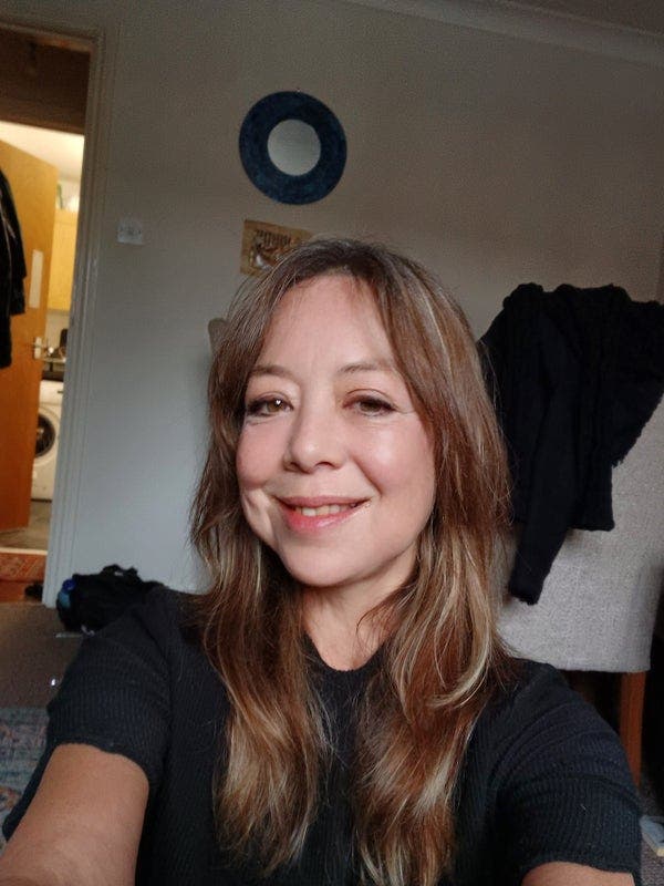 Friendly,responsible female looking for room Main Photo