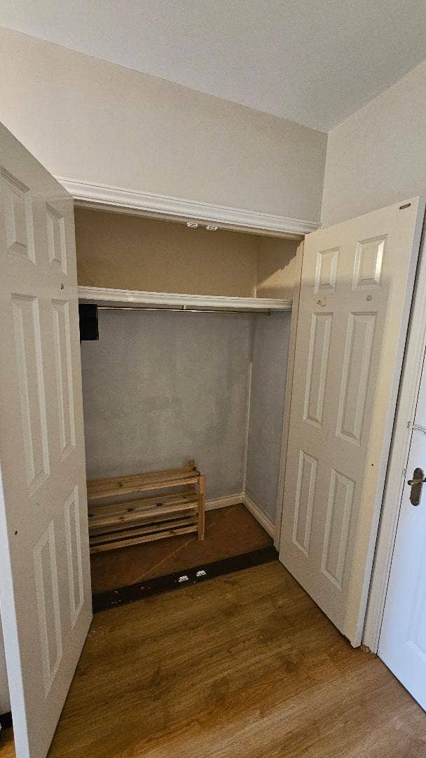 A room in a cozy flat Main Photo