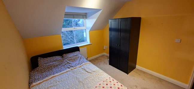Double bedroom with wardrobe  Main Photo