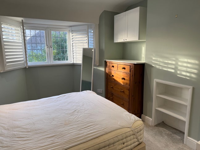 Double room in shared house quiet street Main Photo