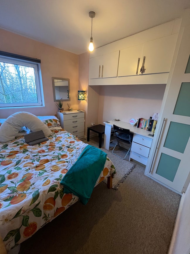 Feb Cozy Riverside Double Room Canada Water Main Photo