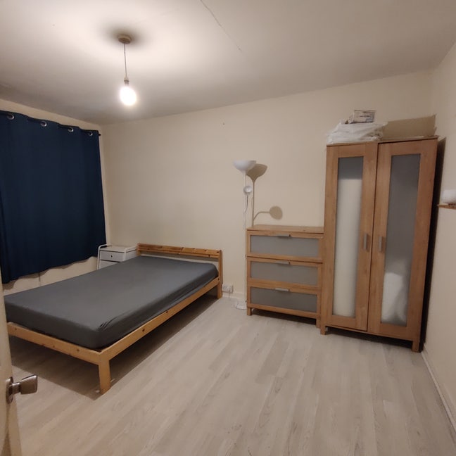 2 Large comfortable double bedrooms available Main Photo