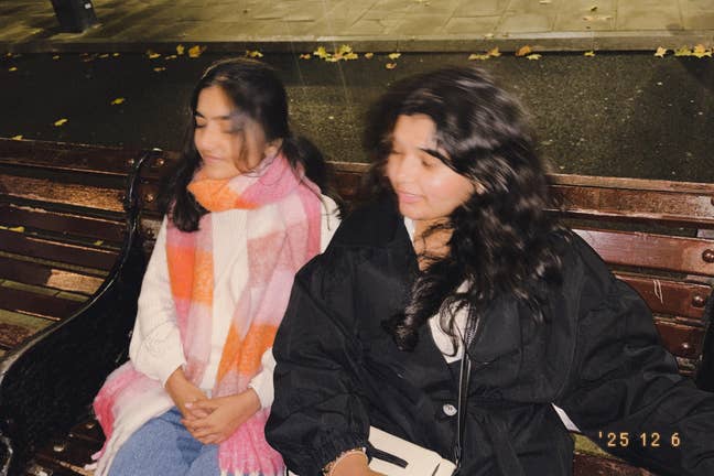 Two female looking for a shared double room Main Photo