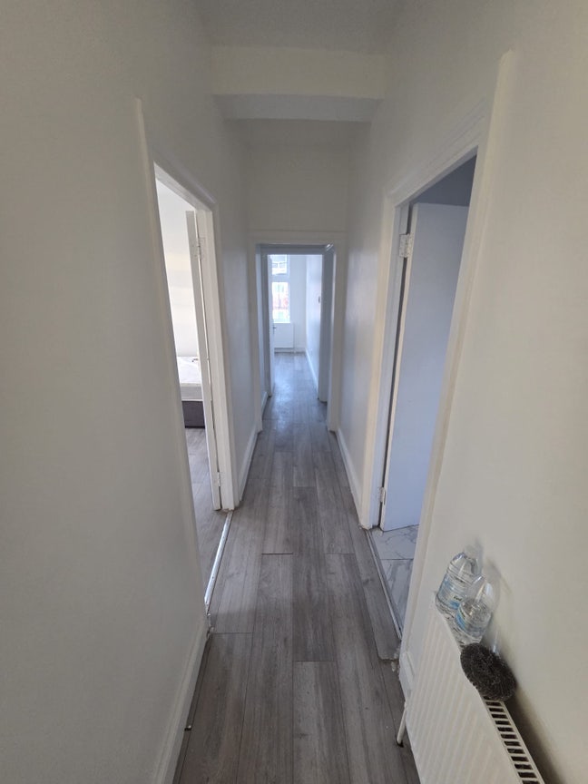 3 bed room flat in barking  Main Photo