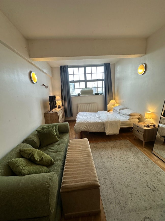 Large room Kingsland Road  Main Photo