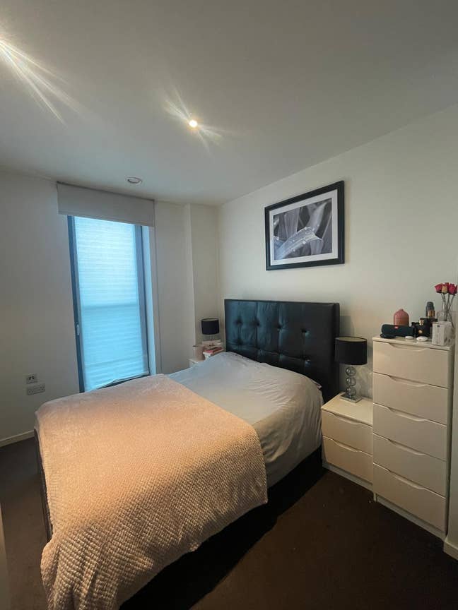 Looking for a flatmate in Canary Wharf Main Photo