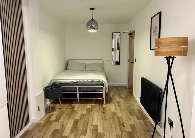 1 x Large Double Room Mid Jan 2026 Bills incl. Main Photo