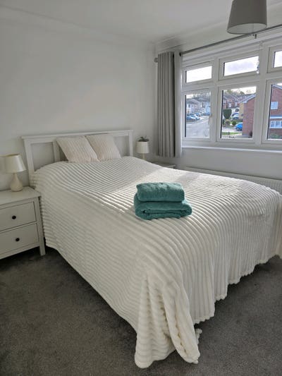 Great and Welcoming Rooms Available  Main Photo