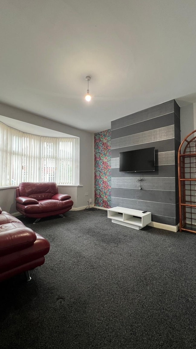 2-Bedroom Flat | Ovington Grove NE5 | &pound;950 PCM Main Photo