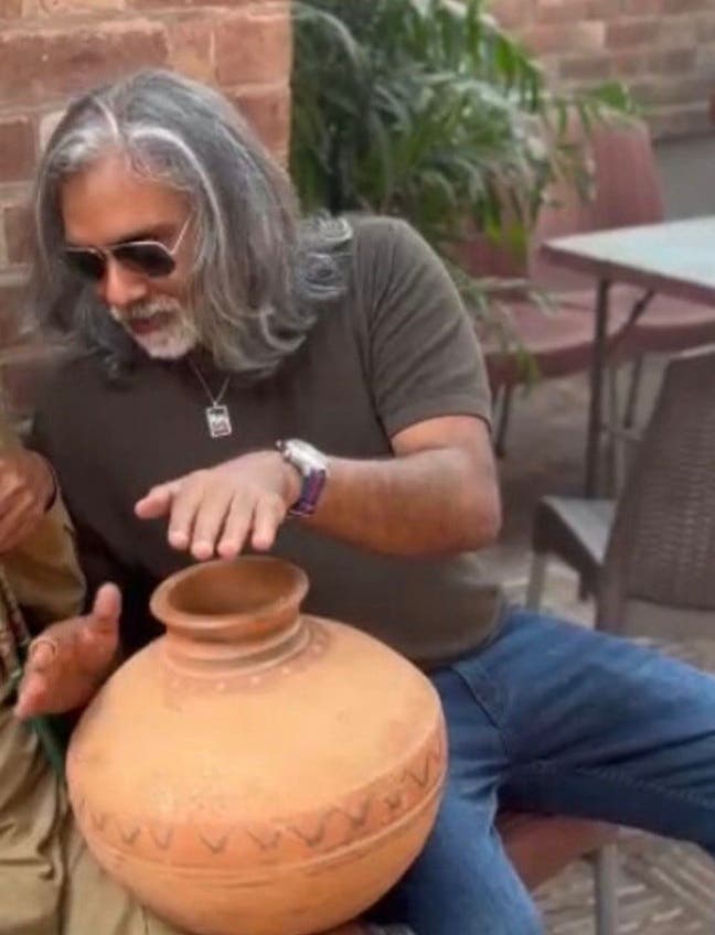 Single Professional working in music industry Main Photo