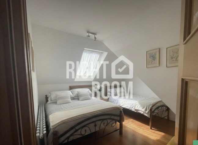 Two Bed House - 5min to station - Friendly Area Main Photo