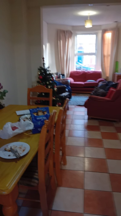 Double room to let - Stranmillis Main Photo