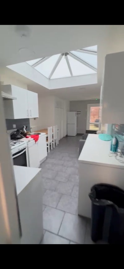 Luxury House Studios and En-suites Available! Main Photo