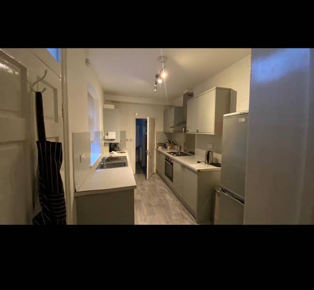 Fully Furnished Double Bedroom Available for &pound;400  Main Photo