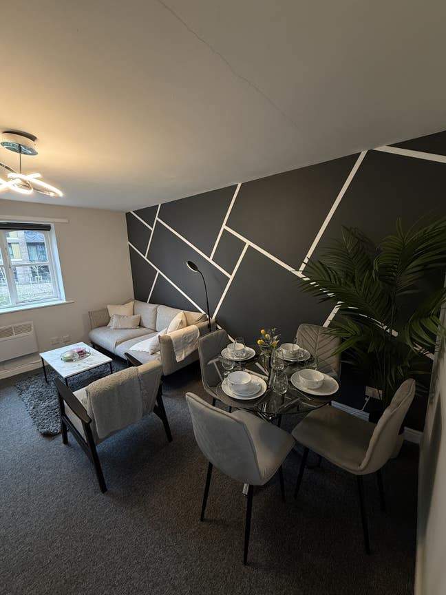 Lovely 2 bed next to the DLR / bills incl. Main Photo