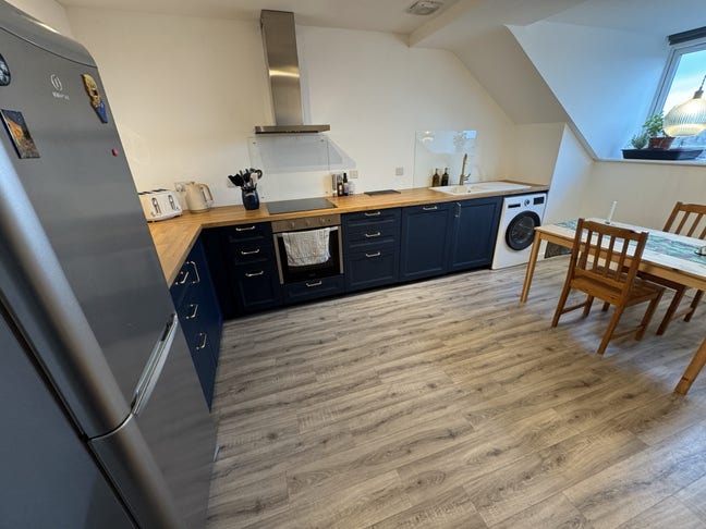 Fully furnished, Two-Bed flat on Gloucester Road Main Photo