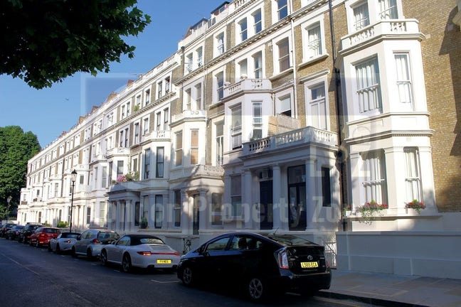 Top flor 1 bed flat to rent next 2 tube stn Main Photo