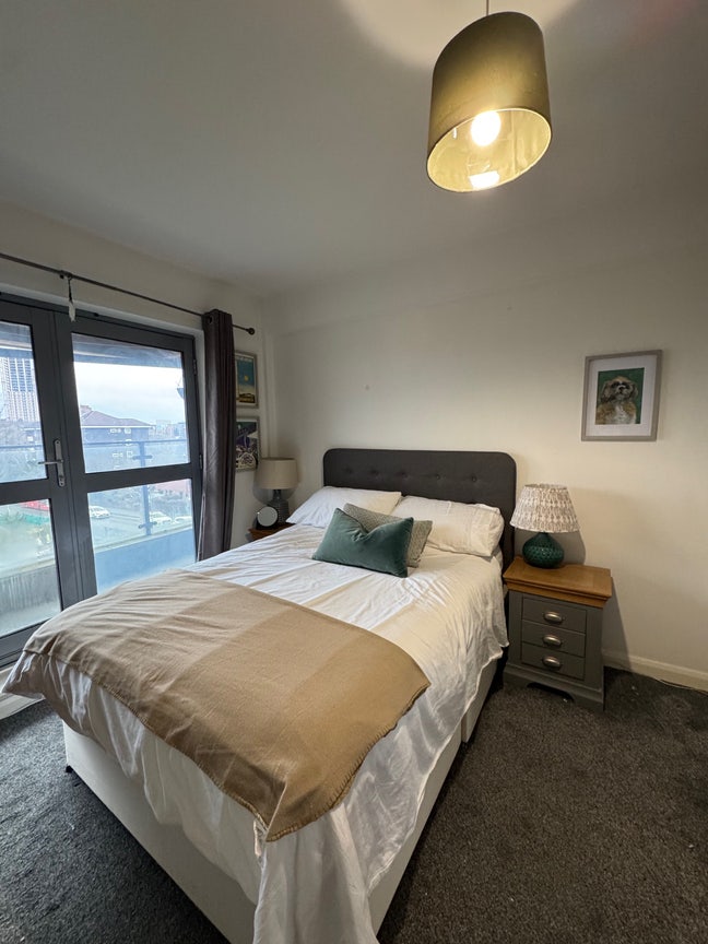 Double bedroom in Bermondsey  Main Photo