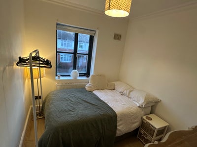 Cozy Double in Friendly Female House Share 🌸 Main Photo