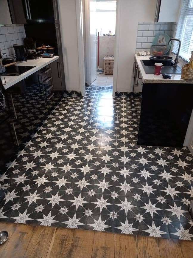 Homely Single Room (¾ Bed) with Beautiful Garden  Main Photo