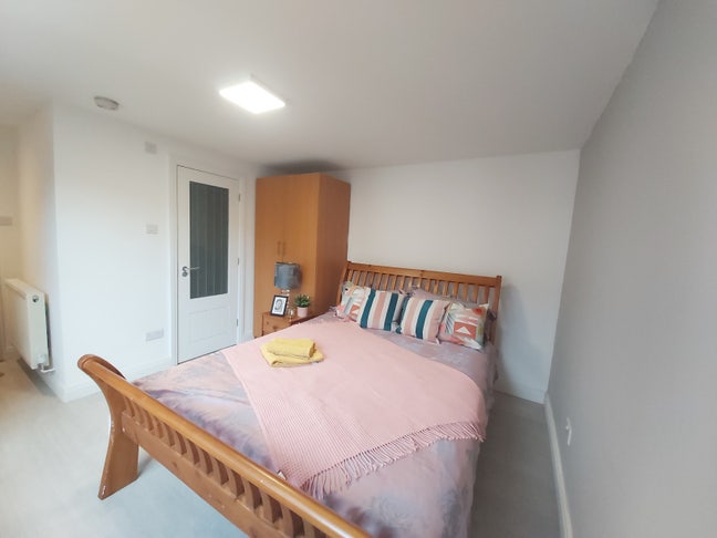 Morden Double  Room Free WIFI+ Cleaner Main Photo