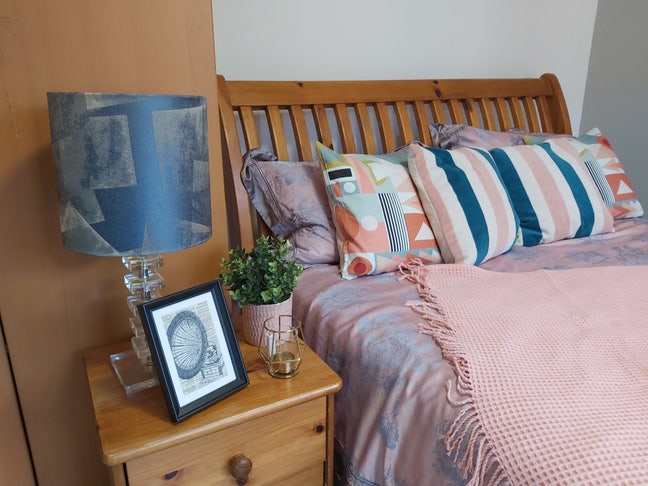 SW20 0UN Double Ensuite Room Free Cleaner Main Photo