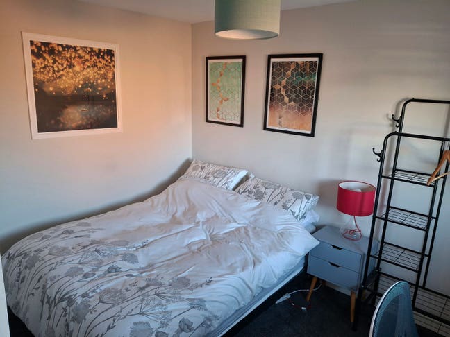 Warm furnished room with everything you need Main Photo