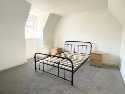 &pound;720(single)&pound;800(couple)ensuite nr Marks Farm/A120 Main Photo