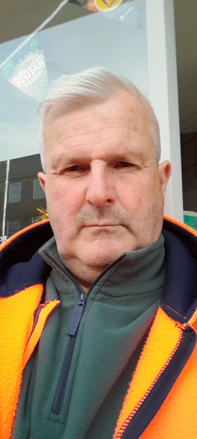 I am a professional male aged 56. I am lookin... Main Photo