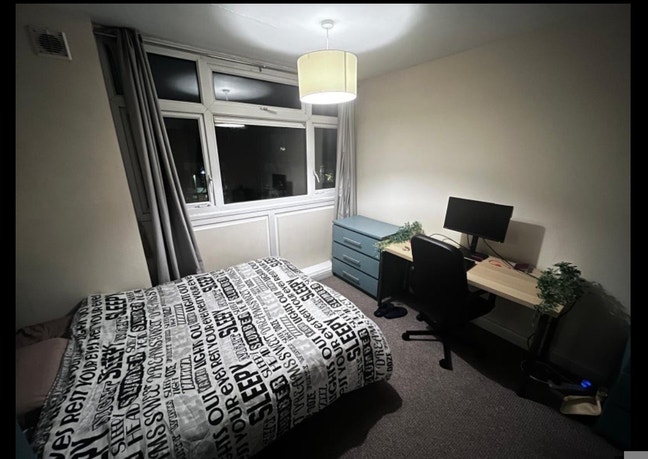 Spacious Double Room, 5 mins from Clapham South Main Photo