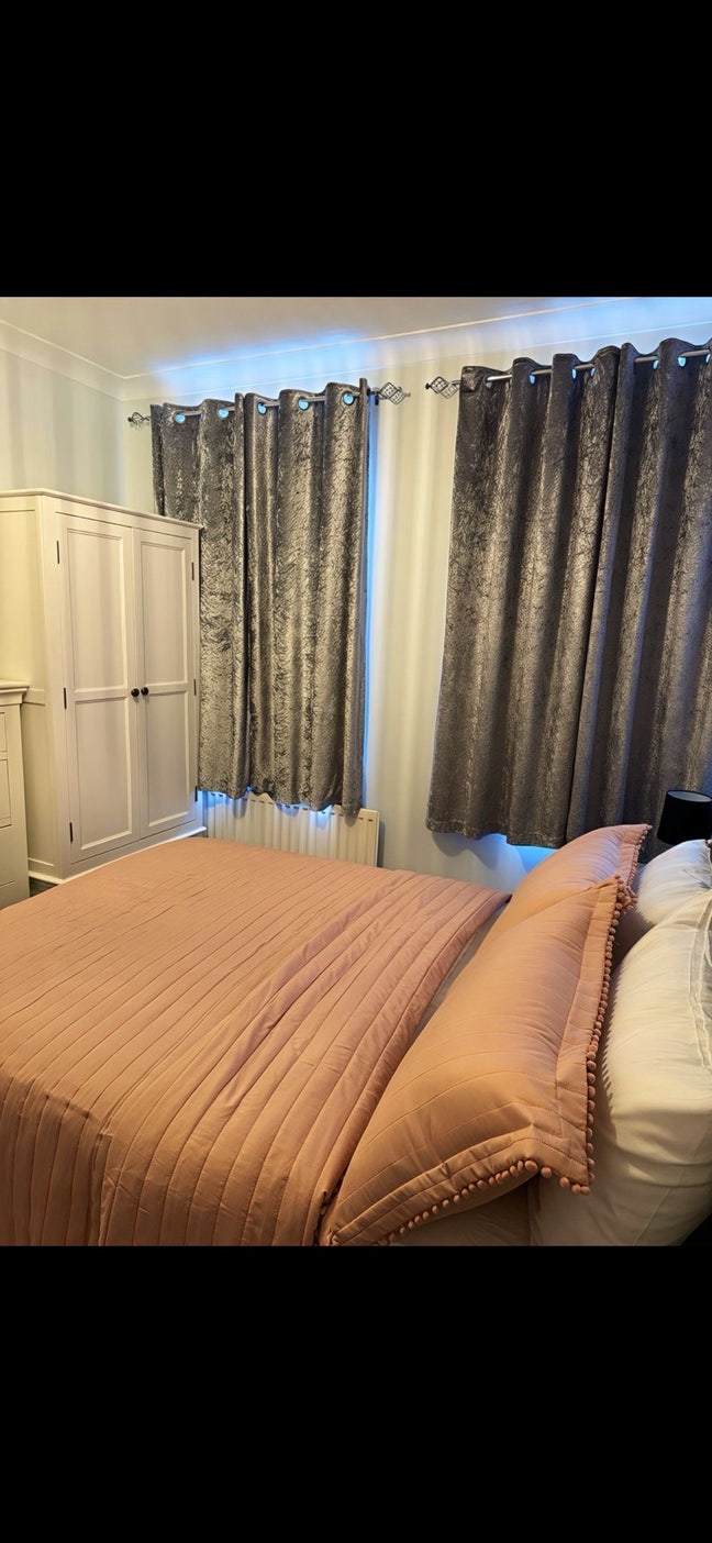 Room to rent with private bathroom  Main Photo