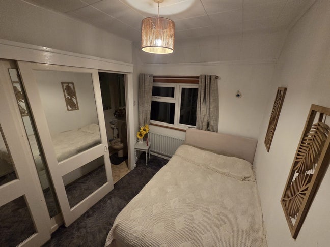 Double Room with Ensuite Main Photo