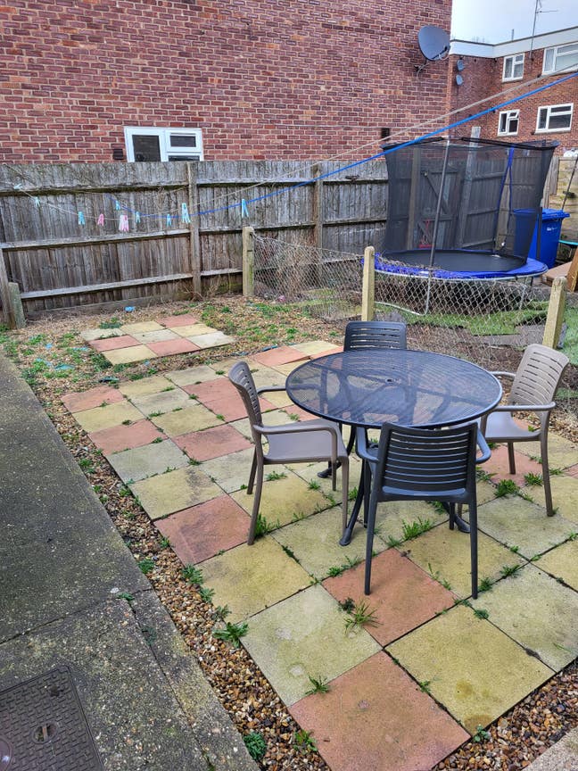 Town Centre - No Deposit Required Main Photo