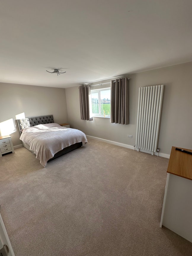 Double en-suite room available  Main Photo