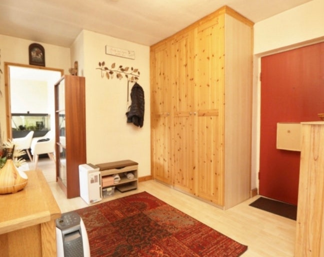 Spare Room Available in Spacious 2-Bed Flat Main Photo