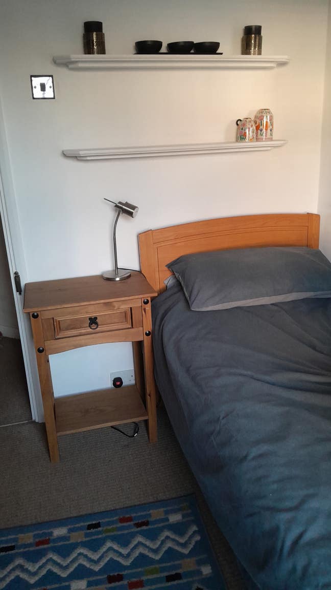 Single furnished room  Main Photo