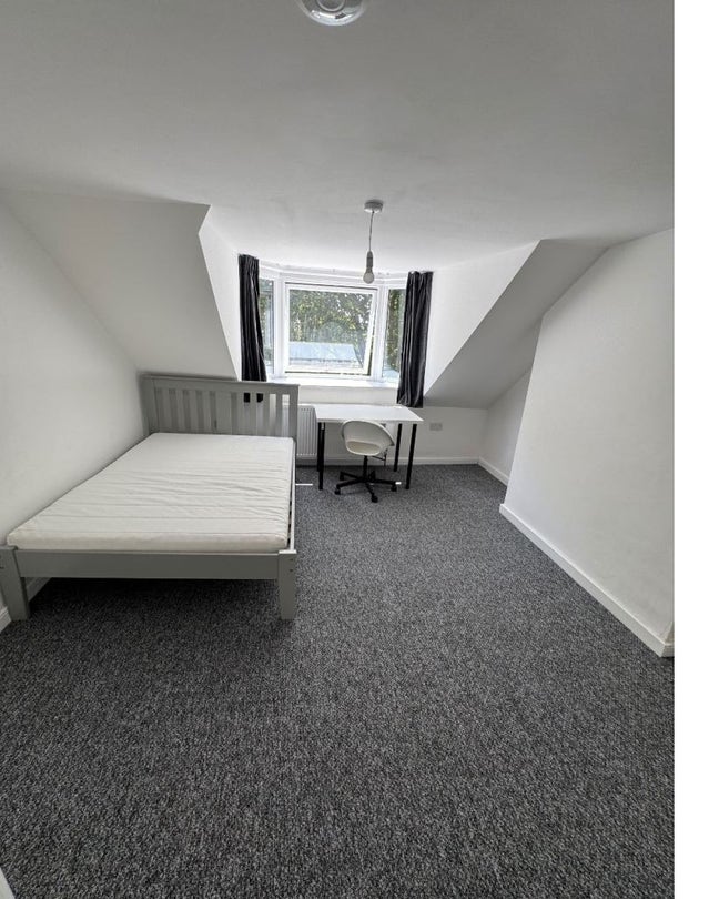 Spacious Single Room-BS16 2JD Main Photo