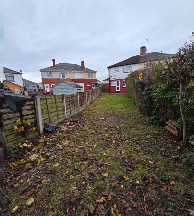 3 bedroom semi detached house Main Photo