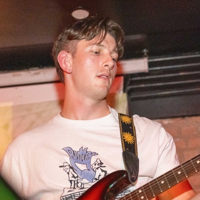 26y/o professional looking for a room Main Photo