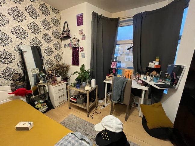 Large Lovely Double room Lewisham.  Main Photo