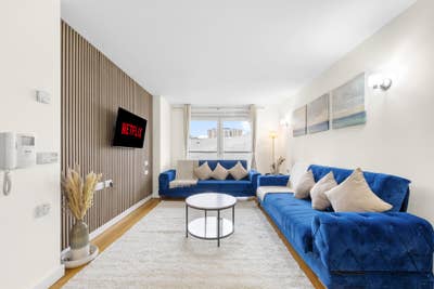 Stylish 2BR|Wembley Stadium | Free Parking|Balcony Main Photo