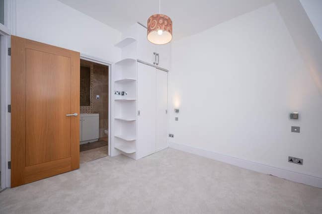 4 Refurbished Rooms - Gorgeous Victorian Road Main Photo