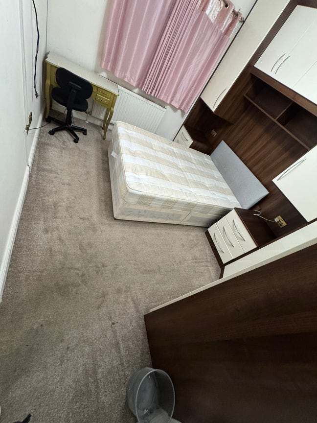 Large double bedroom  Main Photo