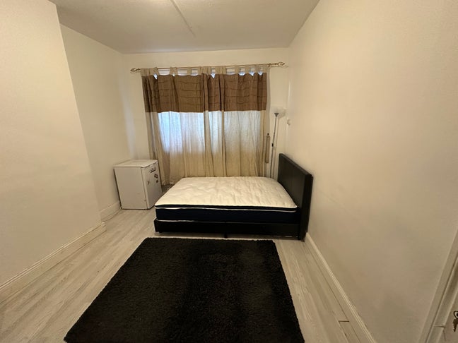 Furnished large double room  Main Photo