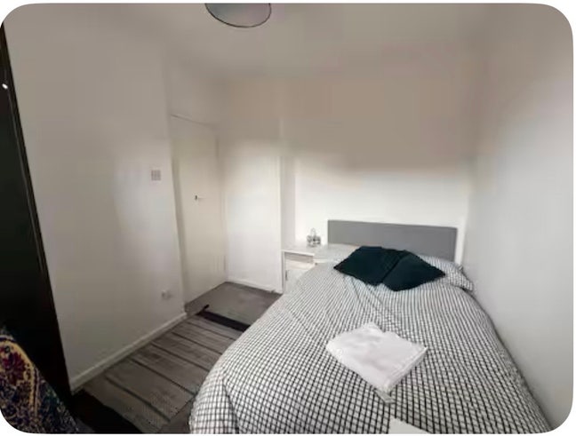 Cosy double room in a family house Main Photo