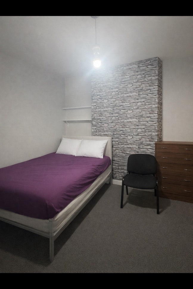 Near DMU, Bedroom available for single/couple  Main Photo